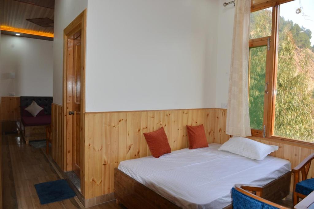 Tulip Flowing River View Hotel. Shamshi Exteriör bild